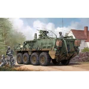  1560 1/35 M1135 Stryker Nuclear Biological Vehicle: Toys 