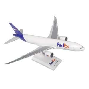  FedEx Express Boeing 777 200F 1:200 Model Airplane 