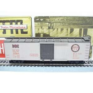    SF Frisco Boxcar #127608 HO Scale by Train Miniature: Toys & Games