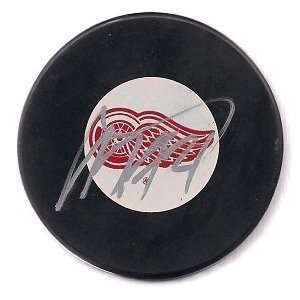  Tomas Tatar Signed Detroit Red Wings Puck Coa: Sports 