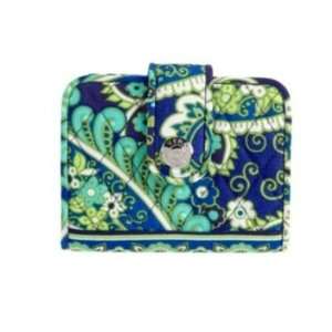    Vera Bradley Snappy Wallet in Rhythm and Blues: Everything Else