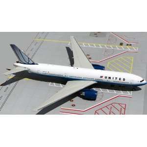   : Gemini 200 United Airlines B777 200 Model Airplane: Everything Else