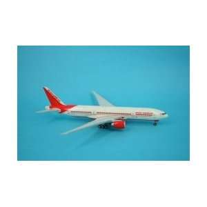  PHOENIX AIR INDIA 777 200LR Model Airplane Toys & Games