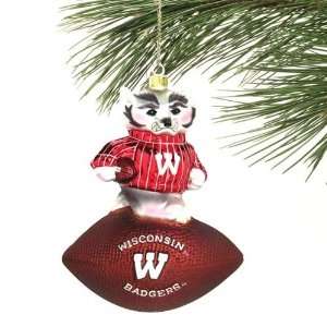  Wisconsin Badgers Team Spirit Ornament: Sports & Outdoors
