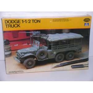  Dodge 1 1/2 Ton Truck   Plastic Model Kit: Everything Else