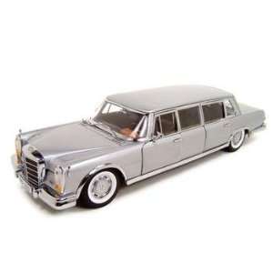  1966 MERCEDES 600 LIMO SILVER 118 DIECAST MODEL Toys 