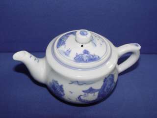 NEW CHINESE PORCELAIN TEAPOT  
