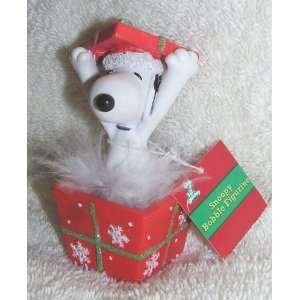  Peanuts Snoopy in Christmas Present Bobble Figurine: Home 