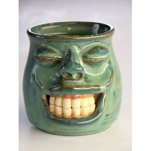  Smiley Face Coffee Greeter Pottery Mug: Kitchen & Dining