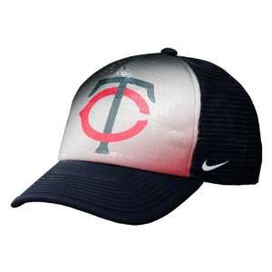   Nike Navy Fashion Trucker Snapback Adjustable Hat: Sports & Outdoors