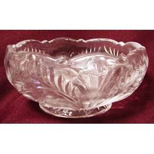   Inverted Thistle Pattern Berry Bowl GLASS 