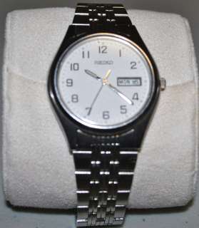 Nice SEIKO 7N43 Stainless Steel Mens Watch Day Date & White Dial 
