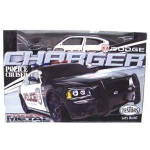    Testors 1/24 2006 Dodge Charger POLICE Car Kit Toys & Games