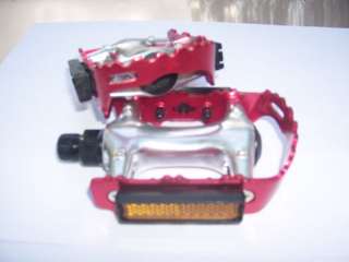 Bicycle Red Alloy Pedals 9/16 .Bike Cycling M.T.B.  
