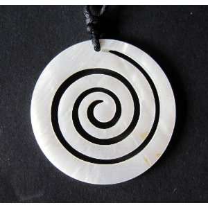  Natural Sea Shell Circle Twist Pendant Necklace 