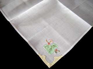 12 Beautiful Vintage Linen Applique Napkins 16.5 x 17  