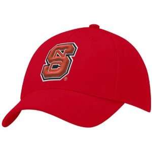  Nike North Carolina State Wolfpack Red Swoosh Flex Fit Hat 