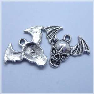  10Pcs Tibetan silver Skull Design Charm Pendant Beads 