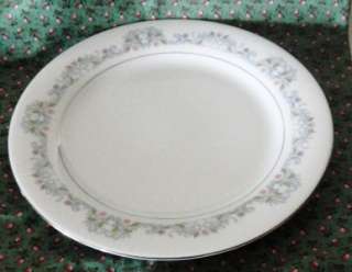 Crown Ming Fine China Windsor 10 1/2 Dinner Plate  