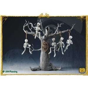  Before Christmas The Cut   Hanging Tree Diorama Toys & Games